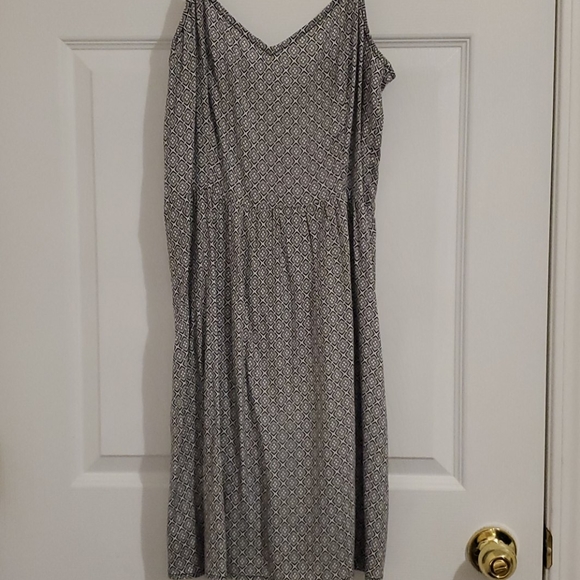 H&M dress - Picture 1 of 3